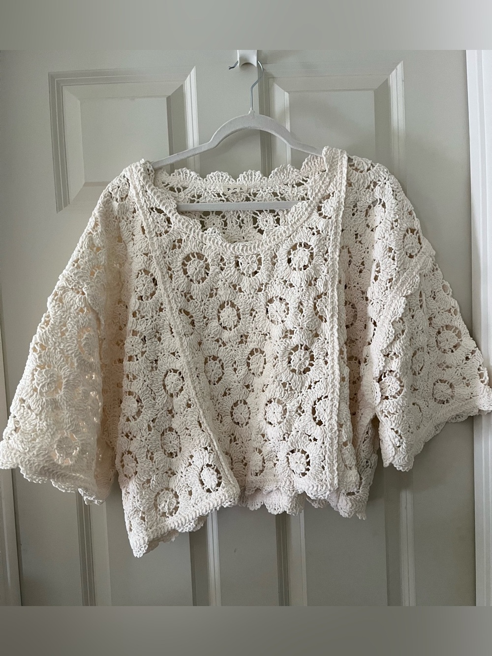 POL Cream Latte Crochet Top cropped scalloped edges boho one size
